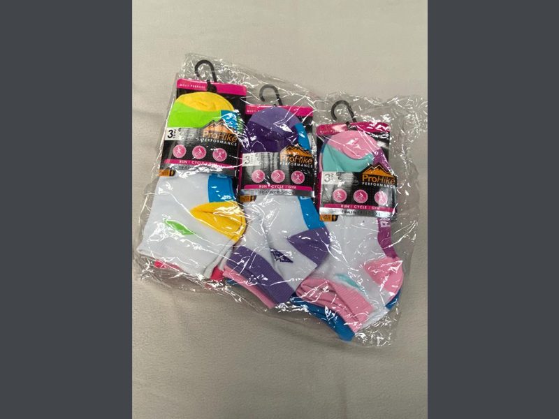 Lot 20 paires de chaussettes FEMME - DESTOCKAGE - STOCK LIMITÉ – BOUTIQUE  HULÉTI